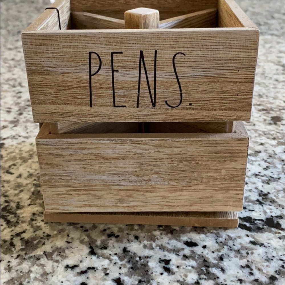 Rae Dunn pencil/pen holder